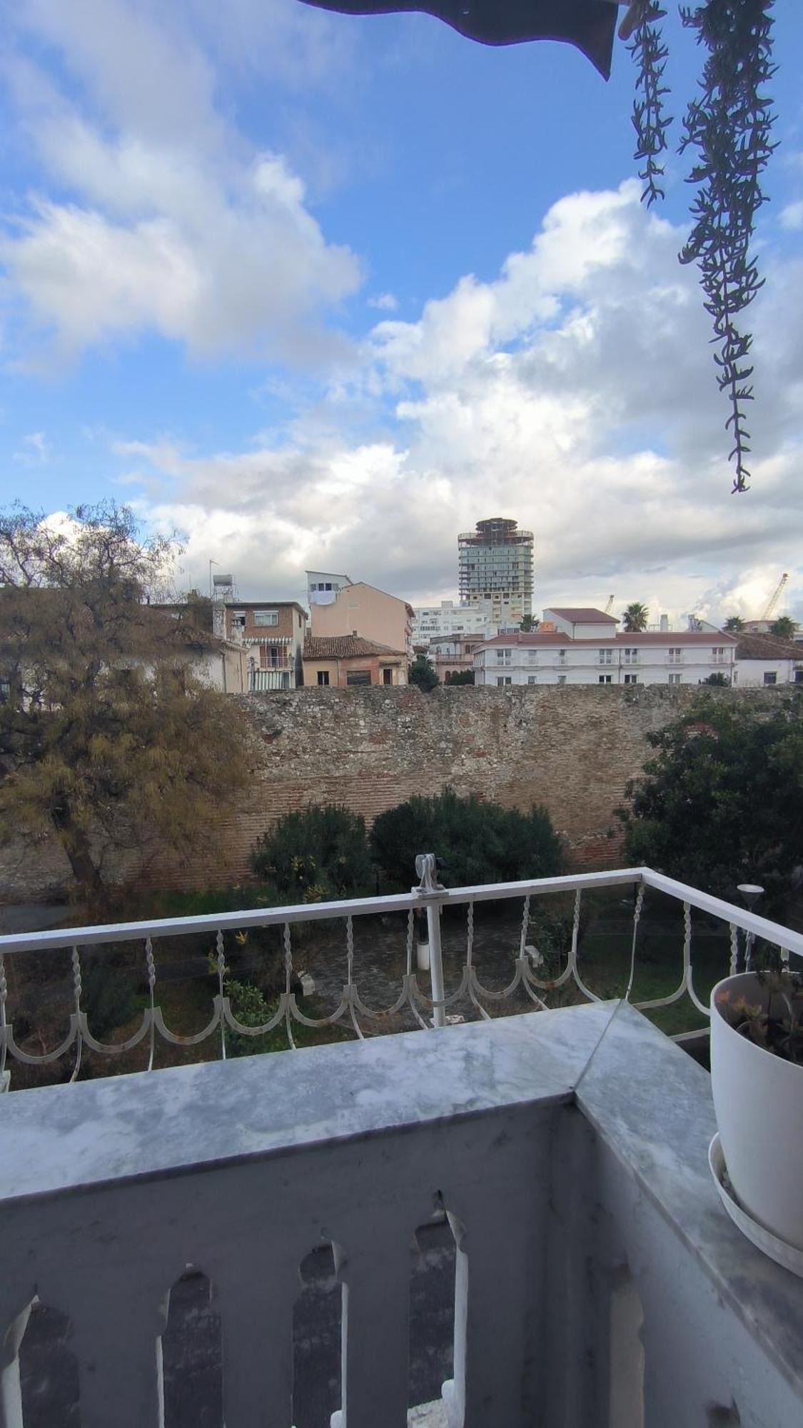 Lukas Apartament Vollga Дуррес Экстерьер фото
