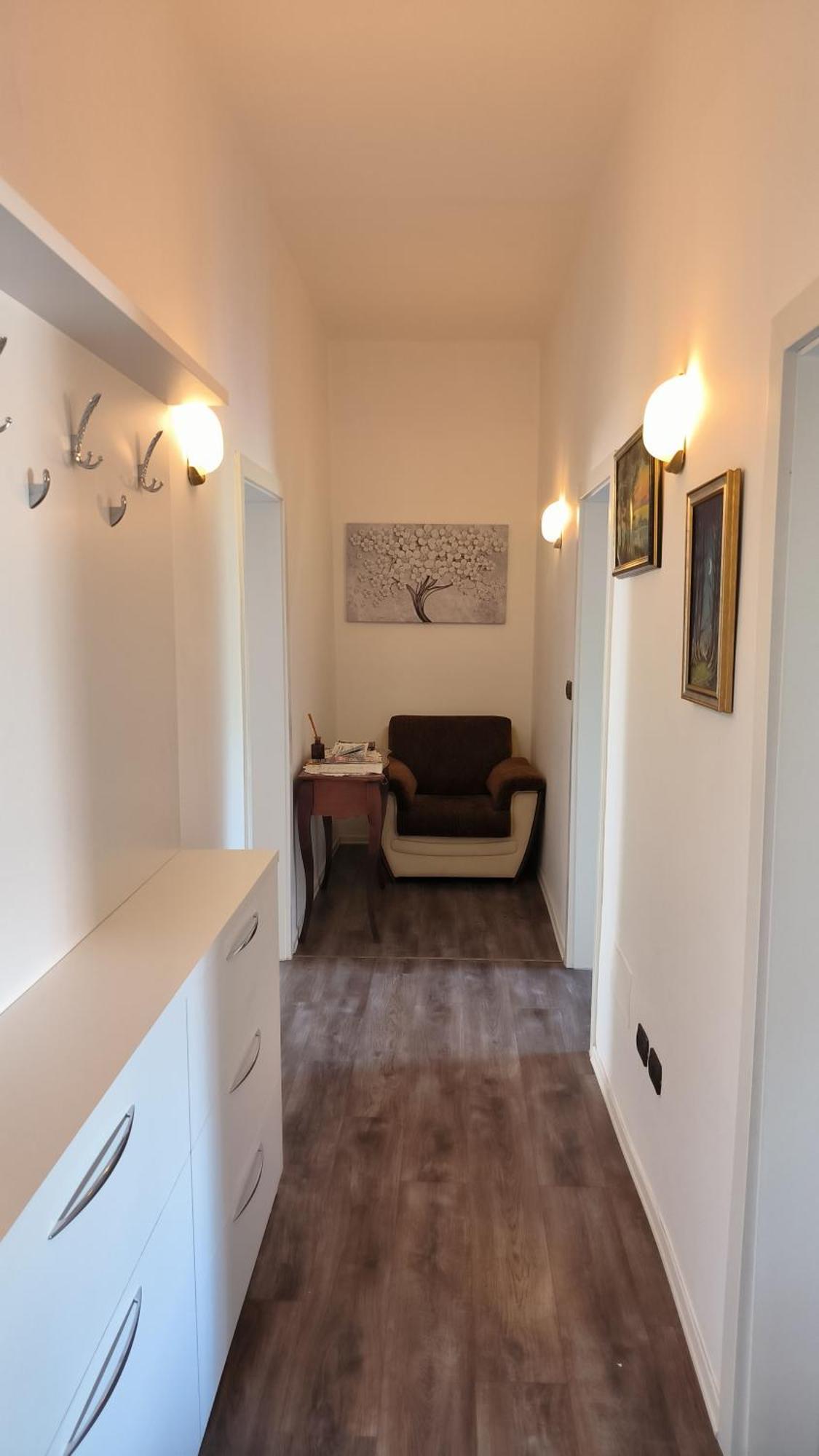 Lukas Apartament Vollga Дуррес Экстерьер фото