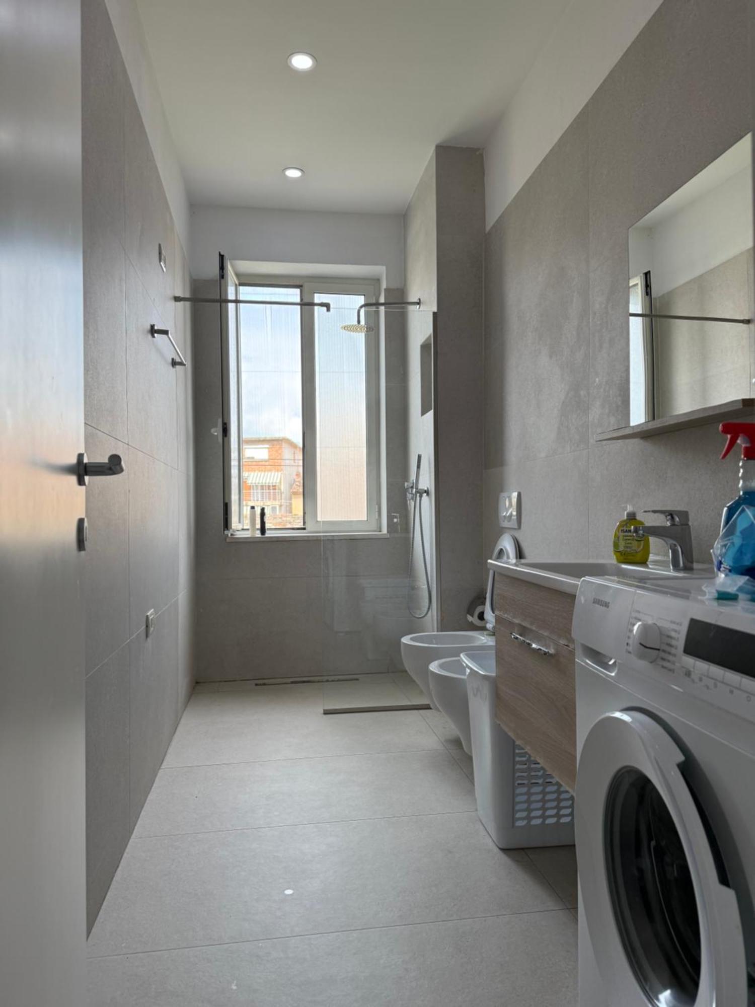 Lukas Apartament Vollga Дуррес Экстерьер фото